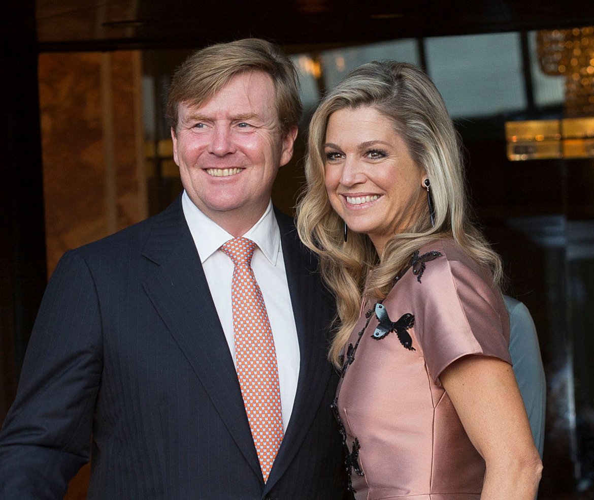  Крал Вилем-Александър и кралица Максима 
Междувременно нидерландският крал Вилем-Александър все още служи като търговски пилот на самолет на KLM - "Кралска авиационна компания" (бивша национална компания на Нидерландия, от 2004 г. дъщерна на Air France-KLM).