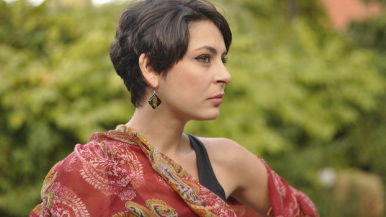 Коя е Милена Спиридонова-Аврамова и коя е Лили с голямата драма от новата българска комедия "Летовници"?