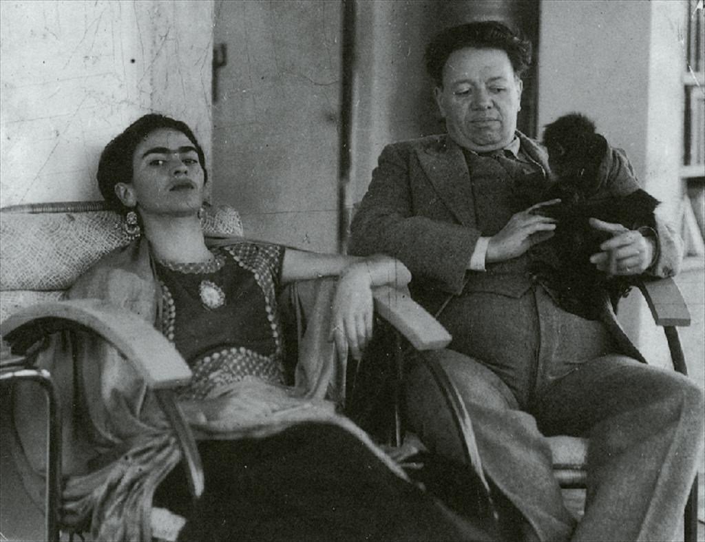 Диего Ривера е известен на широката аудитория по-скоро с факта, че е голямата любов на Фрида Кало, отколкото със собствените си творчески постижения. Не по-малко гениален от известната си половинка мексикански художник добива световна слава не толкова с т
