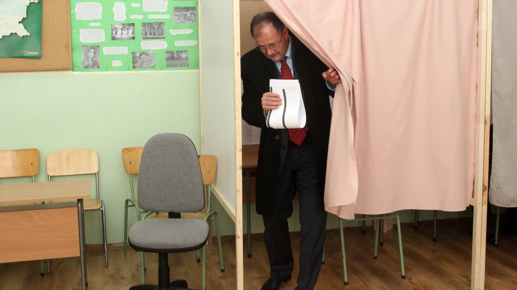 михаил миков