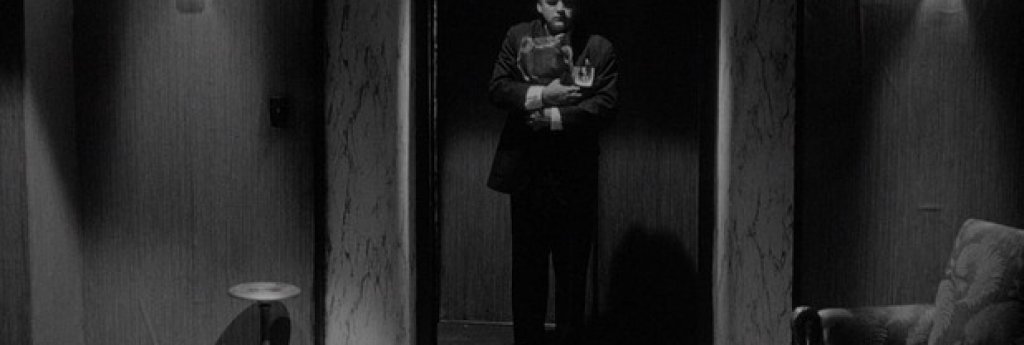 Първият пълнометражен филм на Линч би могъл да бъде описан и като трудно раждане, и като плод на любов