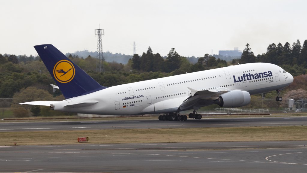 D-AIMD_A380_Lufthansa_(7157862892)