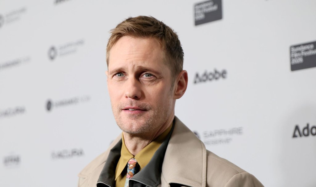 Александър Скарсгард 
Шведският секссимвол Александър Скарсгард ще стане на 50 г. на 25 август. В професионално отношение най-голямото му постижение е ролята в първия сезон на “Големите малки лъжи”, за която спечели награда “Еми” и “Златен глобус”.