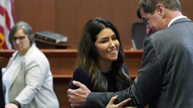 Кръстосаният разпит, воден от латината, събра погледите в социалните мрежи