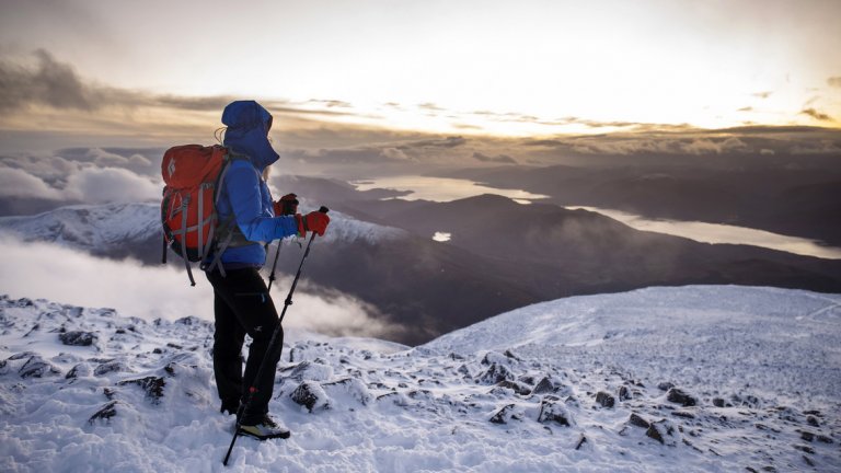 Софи събира пари за благородната кауза за борба с рака Stand Up To Cancer. Всеки може да дари на адрес https://fundraise.cancerresearchuk.org/page/hyundaikona10