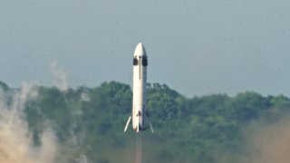 Ракетата е кацнала обратно на земята на само 37 сантиметра от определената за целта точка
