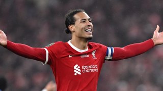 Днес отново наблюдаваме най-добрата версия на Ван Дайк и в големия футбол в момента няма по-значим защитник от него