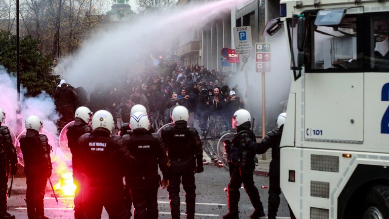 Протести и насилие в Европа заради мерките за COVID