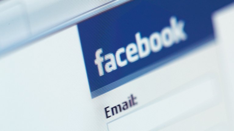 Facebook има сбъркан рекламен модел, но пък притежава личните данни на милиони