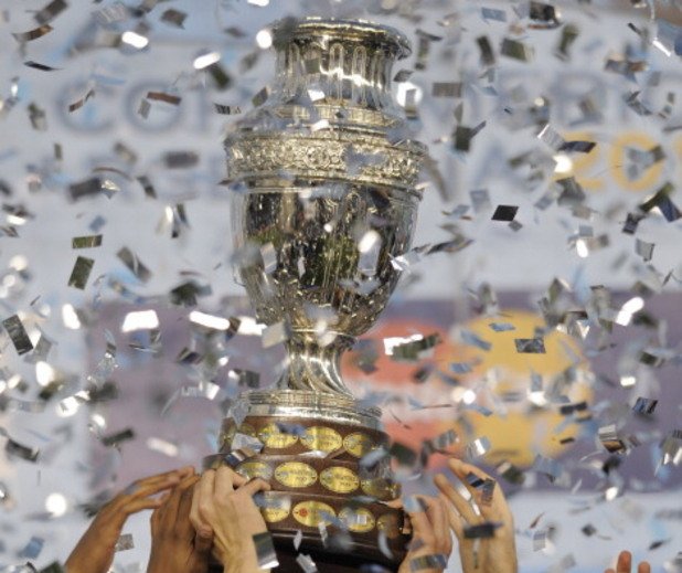 Трофеят очаква новия си притежател. Миналогодишният шампион Уругвай бе детрониран. Чили търси първа титла в турнира, докато Аржентина не е печелил турнира от 1993 година.