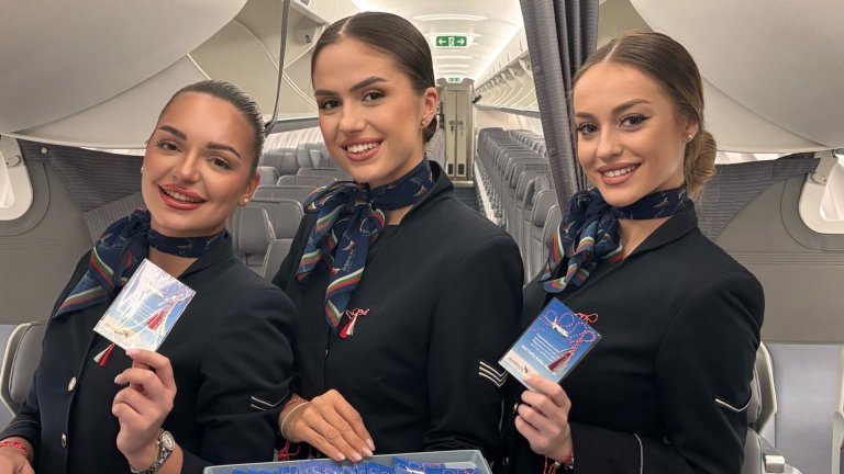 Приятна изненада на борда: мартеници за пътниците на "България Еър"