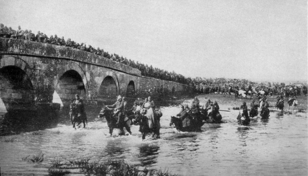 Ottoman_troops_in_retreat_from_Lule_Burgas_across_the_bridge_at_Karisdiran_(1912)