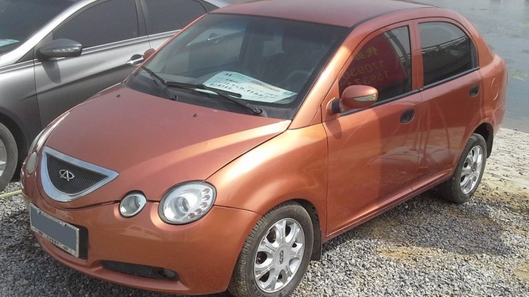 Chery QQ - $5000
Когато първата серия QQ се появява през 2003 г., веднага става хит в цял Китай заради ниската си цена. С времето обаче се оказва, че качеството на автомобила е по-ниско даже от цената му, а продажбите на модела бързо започват да спадат, като той става известен преди всичко с това, че се чупи още преди да е подкаран изобщо. 
През последните години се появиха нови поколения от колата, които внесоха и немалко подобрения, включително електрическия QQ Ice Cream. По същество обаче колата си остава една малка кутийка с четири гуми.