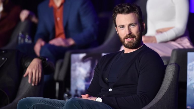 Крис ЕвънсЗвезда от „Отмъстителите“, основател на сайт, който помага на младите да се ориентират политически, и мъж, който признава, че е заклет домошар – всичко това е Крис Евънс.