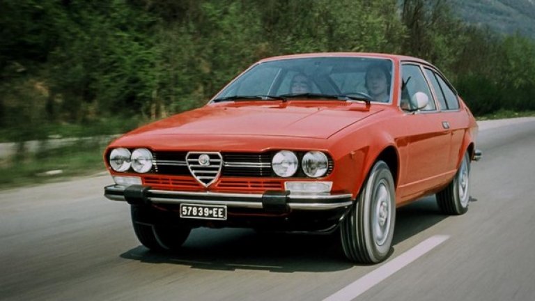 Alfa Romeo Alfetta GT влиза в производство през 1974 година