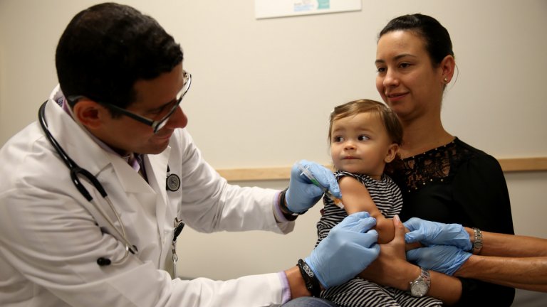 Те са на възраст между 8 месеца и 3 години и не са били имунизирани