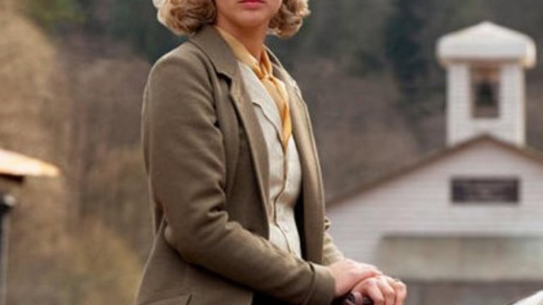 Пада си по "момчешки" забавления 
Признава, че е фен на поредицата "Междузвездни войни" и играе League of Legends. Освен това обича да гледа американски футбол в компанията на любимата си пица и бира.