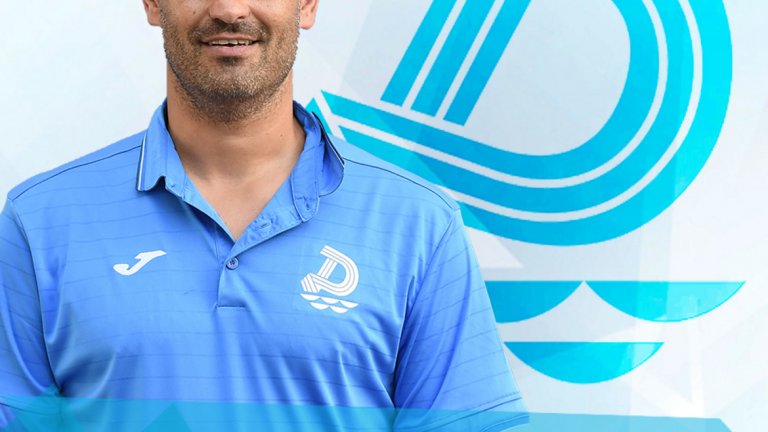 1. Треньорът води тима от „В“ група
За 40-годишния треньор на Дунав Веселин Великов да бие Лудогорец не е нещо ново. Преди няма и четири години начело на Любимец Великов пожъна бляскава победа с 1:0 в първия кръг от дебютния сезон на тима в „А“ група. Голът, както и сега, беше вкаран от същия този Самир Аясс. Изпъден набързо по несъвсем ясни причини, след като Любимец водеше класирането в елита, Великов (бивш футболист на Етър, ЦСКА и Марек) се нае да вкара Дунав от „В“ група в Първа лига. 
Мисията беше изпълнена миналото лято, като отборът му беше единственият от общо петте новака в елита, влязъл по чисто спортен критерий – като първенец в „Б“ група. Победата над Лудогорец е втора за него срещу от отбор от челната тройка, след като през есента Дунав отнесе ЦСКА-София с 2:0. За отбелязване е, че Великов все още няма лиценз „УЕФА Про“, макар че е дипломиран за по-долната категория „А“. Но пък е вън от съмнение, че е кадърен треньор.