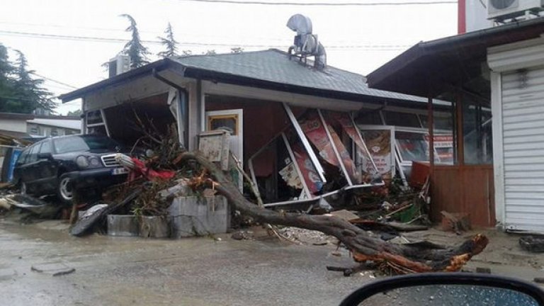 Нормализира се ситуацията във Варна и Велико Търново, където бедственото положение е отменено