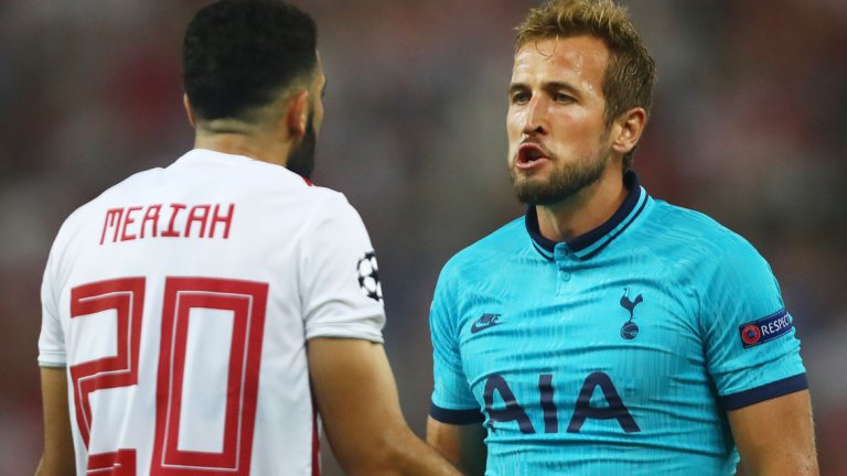 Хари Кейн е влязъл в препирня с Ясин Мериа от домакините след отсъждането на дузпата за Тотнъм