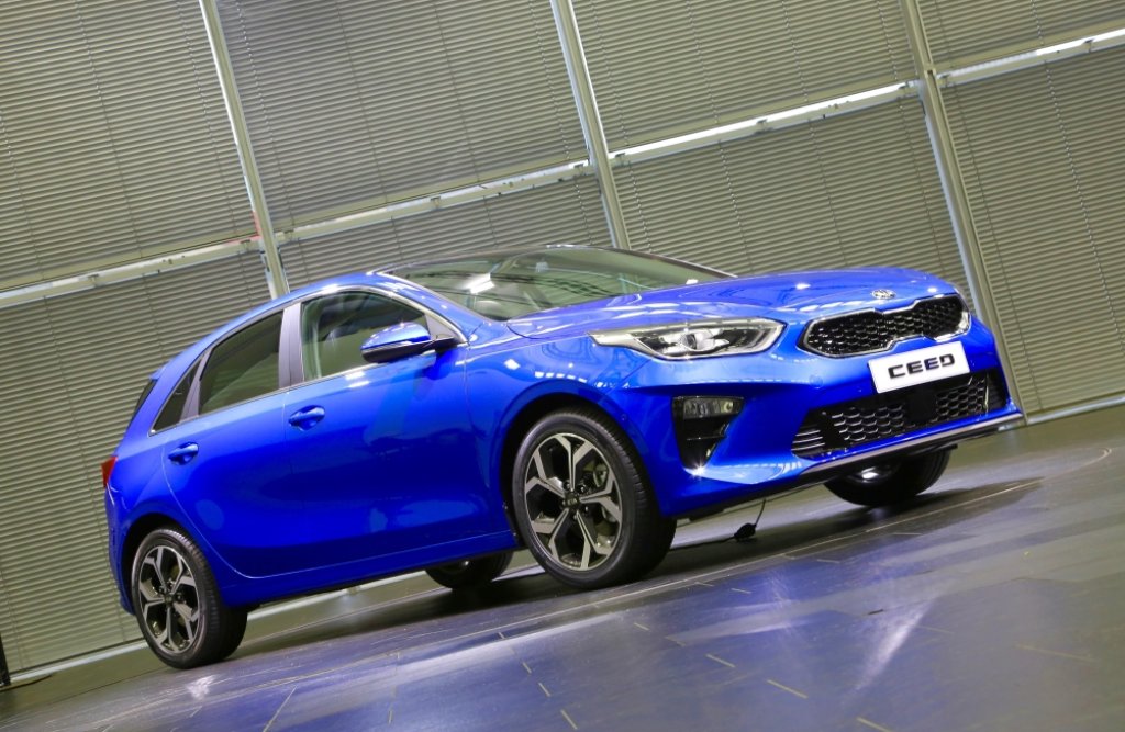 Kia 
Малко здрав разум: новата Ceed има подобрени технологии в купето, дизайнът е доста готин и като цялот е много практична кола. 