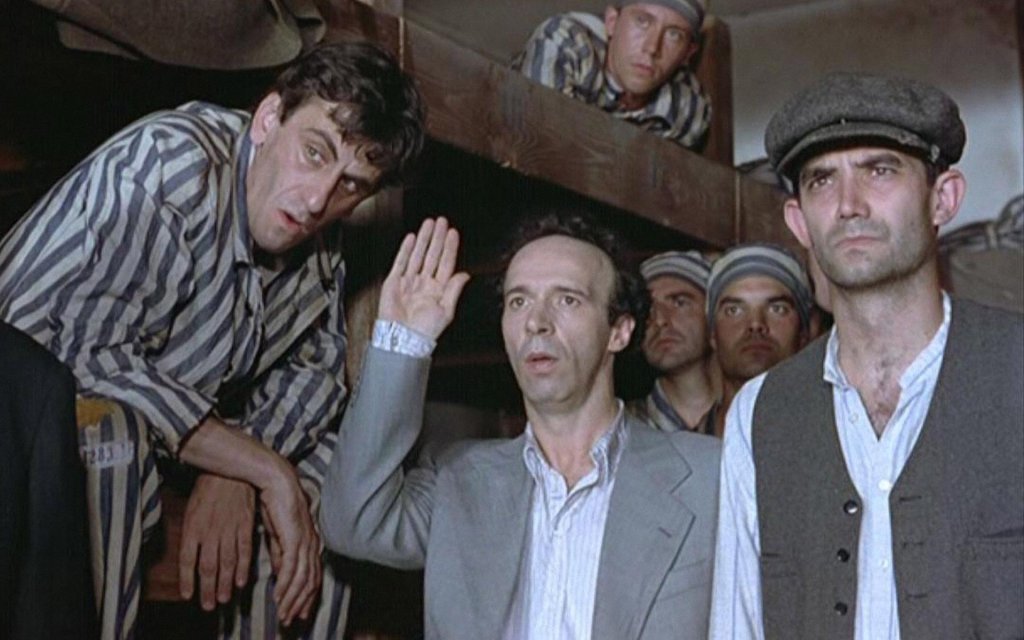 Роберто Бенини в режисирания от него шедьовър -  „Животът е прекрасен“ 