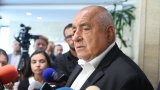 Борисов заяви, че понякога самочувствието е негатив. Малко по-късно лидерът на ДПС-Ново начало заяви, че правителството оцелява благодарение на него.