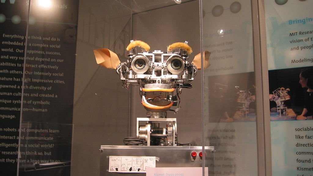 1024px-Kismet_robot_at_MIT_Museum