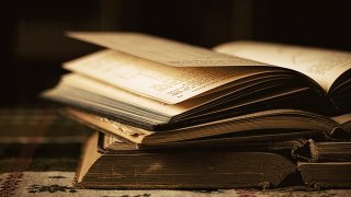 gty_books_ll_120706_wg