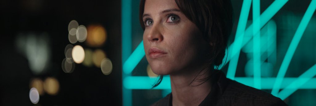 В новия Star Wars филм тя играе Джин Ерсо, бунтовничка, натоварена със задачата да открадне плановете на Звездата на смъртта