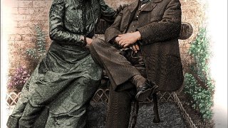 Jules_Verne_and_Mrs._Verne_ca.1900