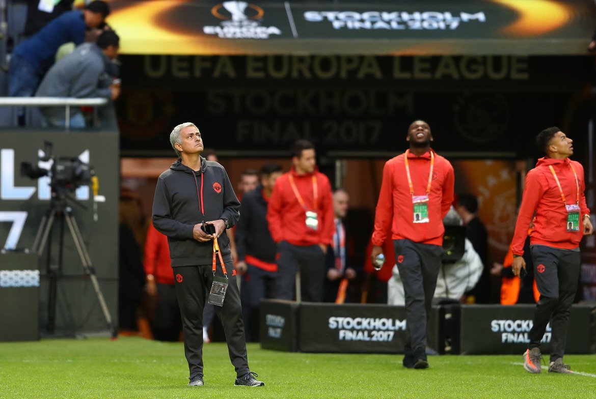 Моуриньо и играчите стъпват на терена в Стокхолм, където тази вечер ще се изиграе финалът на Лига Европа