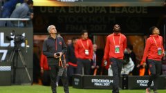 Моуриньо и играчите стъпват на терена в Стокхолм, където тази вечер ще се изиграе финалът на Лига Европа