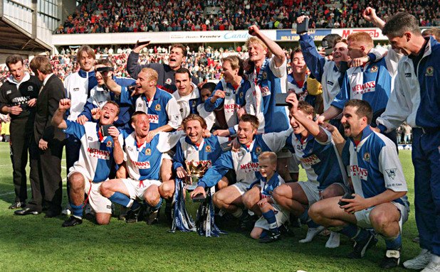 22. Блекбърн, 1994/95

Ключови играчи: Шиърър, Сътън, Шърууд

Въпреки сериозната сума, която пръсна Джак Уокър и 

головете на Шиърър и Сътън, Блекбърн не се наложи 

като фактор във Висшата лига, след като спечели 

титлата през 1995 г. Роувърс стана шампион само с 

точка пред Юнайтед, а следващия сезон се смъкна до 

седма позиция.