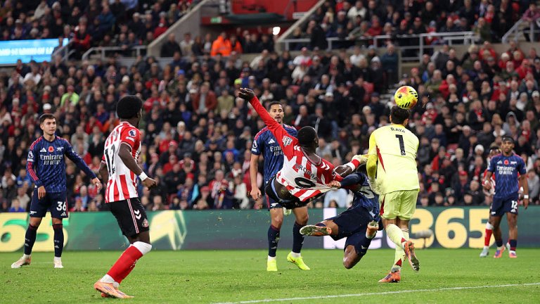 Съндърланд показа защо е в челото, след като спря Арсенал в зрелищно равенство