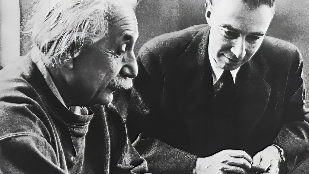 Einstein_oppenheimer