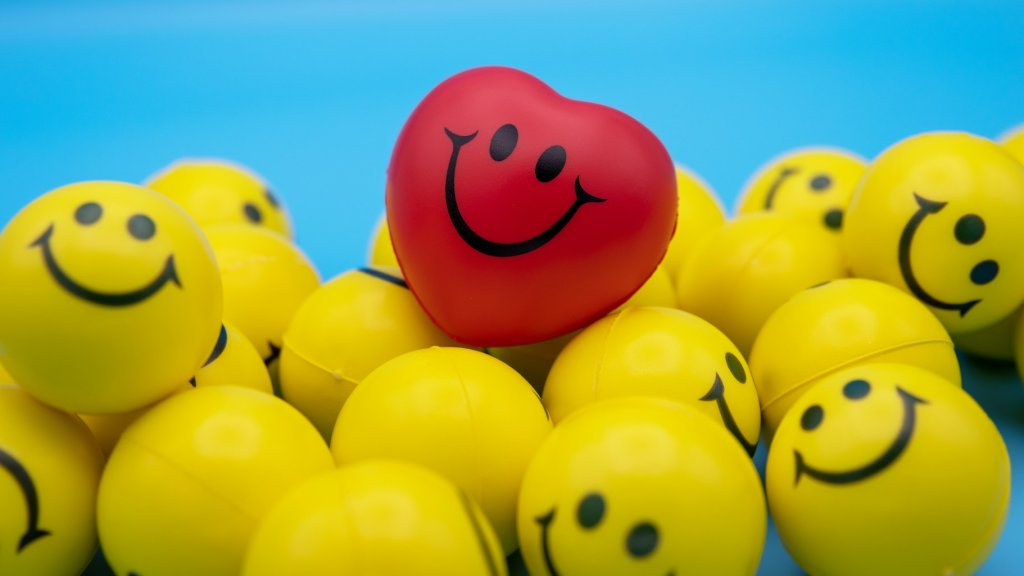 count-chris-hQNFPZK8F80-unsplash