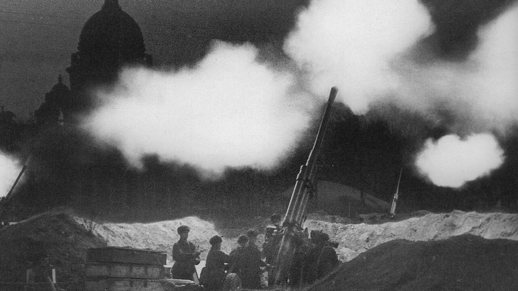 Anti_aircraft_Leningrad_1941