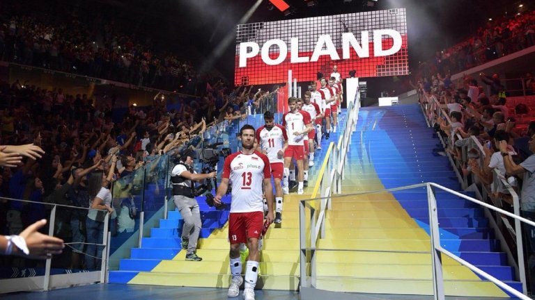 Поляците спечелиха убедително финала в Торино с 3:0 (28:26, 25:20, 25:23) и напълно заслужено защитиха короната си.