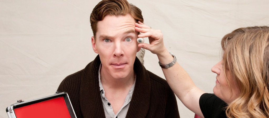 Benedict_Cumberbatch_Sitting_Madame_Tussauds_London_Gallery_2