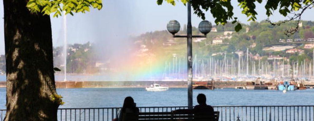 Швейцария си има и още един представител в класацията - че кой не би искал щом се събуди да види Женевското езеро. Става дума, разбира се, за Женева