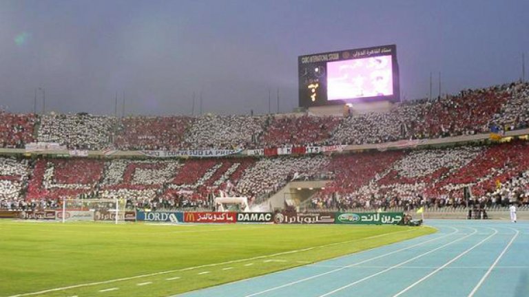 Стадионите в Египет явно не са орисани скоро пак да са пълни и да се гледа качествен футбол. За трети път първенството е спряно за неопределено време.