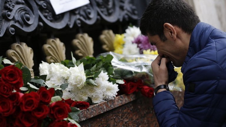 Много хора оплакват президента, който беше на власт в продължение на 27 години