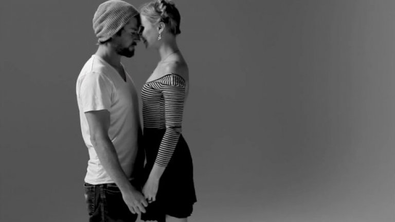 Един от най-обсъжданите видеоклипове на годината беше "Първата целувка"