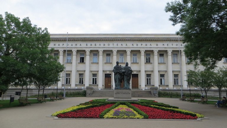 Покривът има нужда от спешен основен ремонт