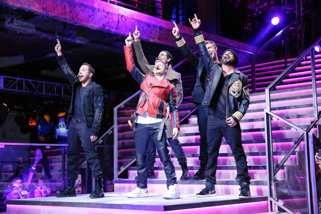 Backstreet Boys изненадаха публиката с ексклузивно изпълнение на живо, пресъздаващо атмосферата на 90-те