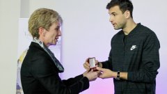 Григор Димитров получи медал „За специални заслуги към спорта и България“ от служебния министър на младежта и спорта проф. Даниела Дашева