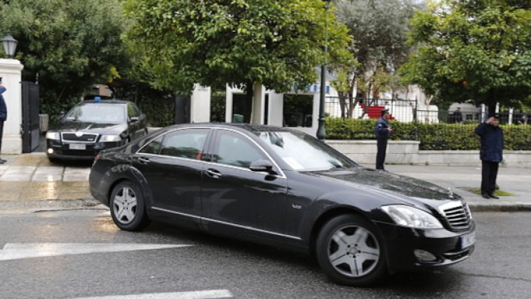 Целта на мярката е да се спестят средства от бюджета за представителни разходи.