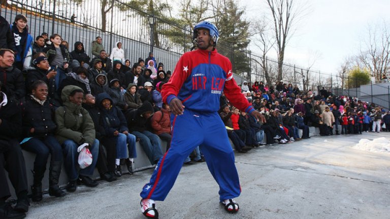 Баскетбол на пързалка в Сентрал Парк.