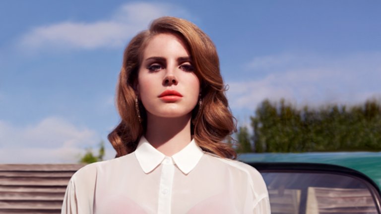 Лана Дел Рей - Summertime Sadness
Ако не друго, Лана е перфектна в това да прави тъжни, депресивни песни, а Summertime Sadness влиза гладко като сладко вино в жадно гърло, за да омекоти въпросната лятна тъга, която е налегнала човек.